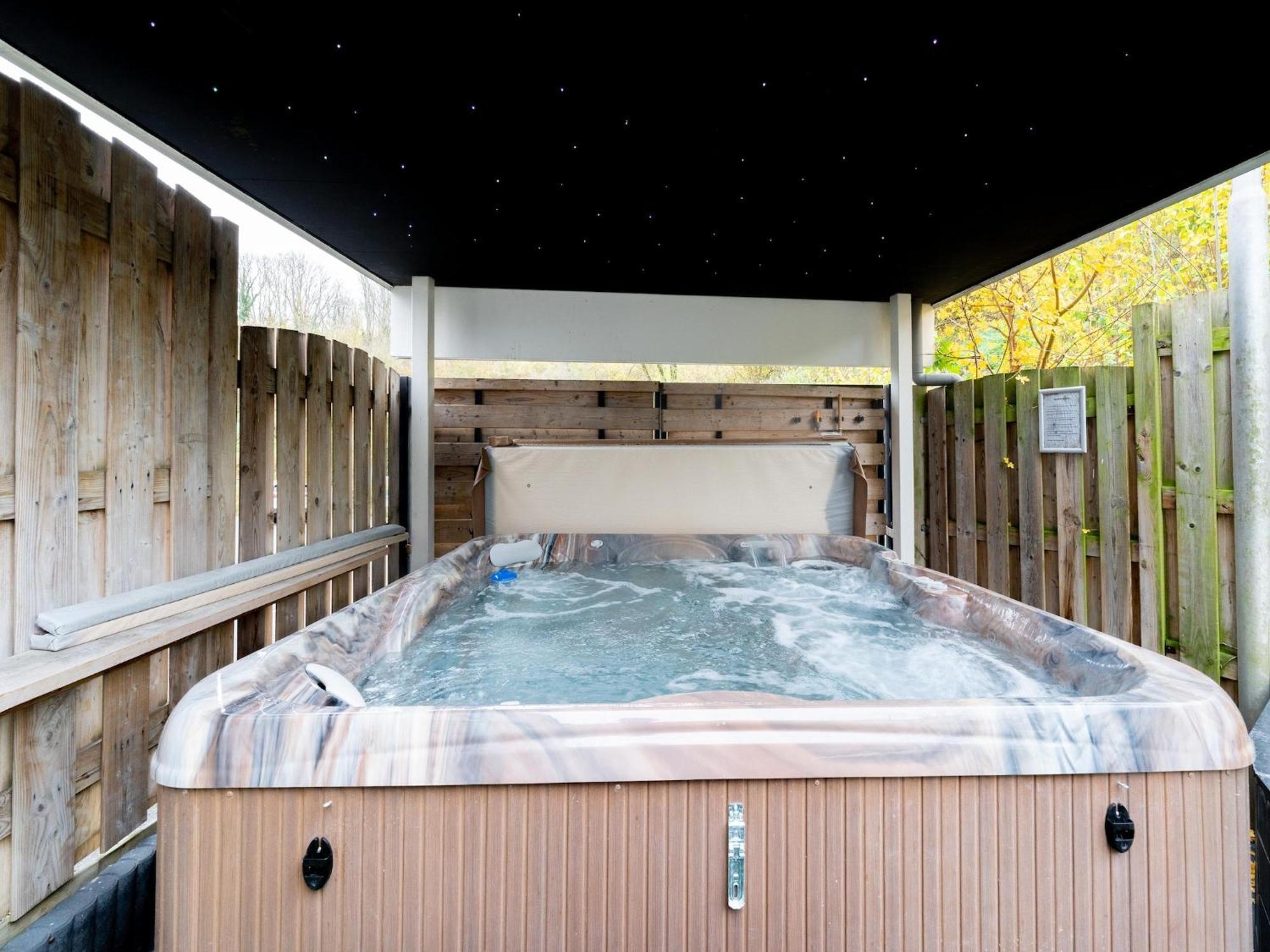 Luxury Apartment In Schin Op Geul With Bubble Bath And Sauna Walem エクステリア 写真